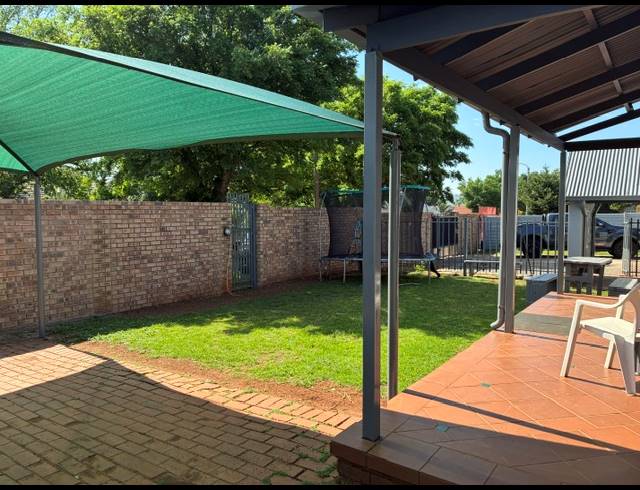 3 BEDROOM FREEHOLD FOR SALE IN EDENDALE